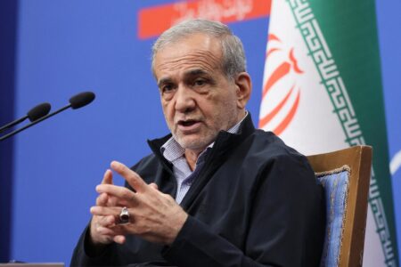 الرئيس الإيراني: لا نطمع في حقوق الدول الأخرى وسندافع بحزم عن شعبنا