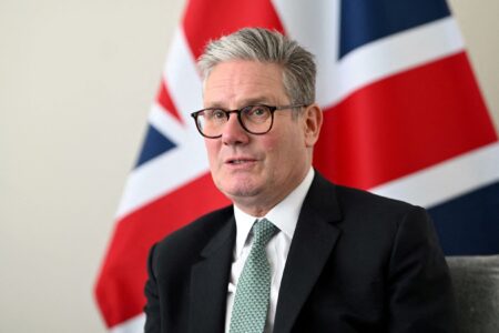 رئيس الوزراء البريطاني: ندعو إلى ضم لبنان لقرار وقف إطلاق النار