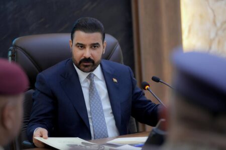 الزيدي بشأن أجواء العراق وأراضيه