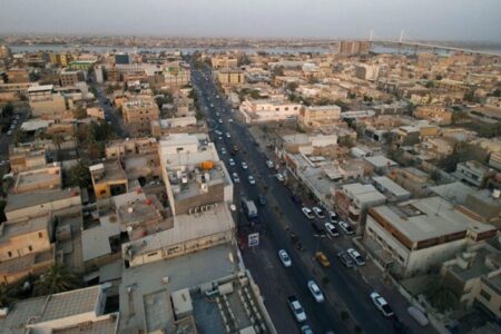 الصناعة تستعد لتنفيذ مدينة “الجبل الأخضر ” الصناعية في البصرة بالتعاون مع شركة صينية